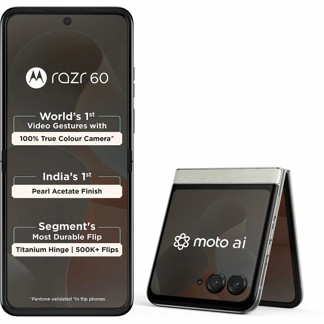 Moto Razr 60 5G (Pantone Lightest Sky, 8GB + 256 GB)